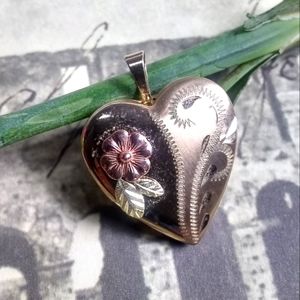 💗 14KT Solid Gold Heart Locket / Double Picture Frame